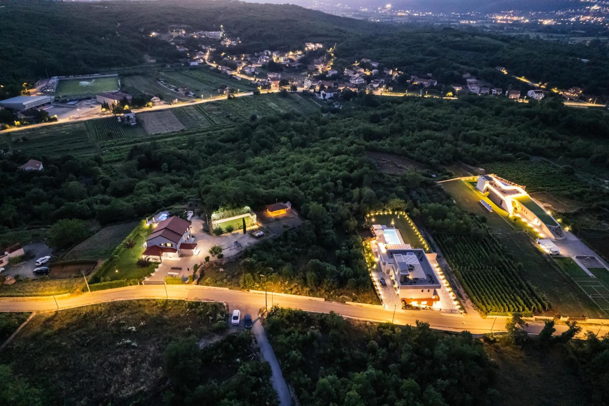 Villa Matko - Family Destination Zmijavci Екстер'єр фото