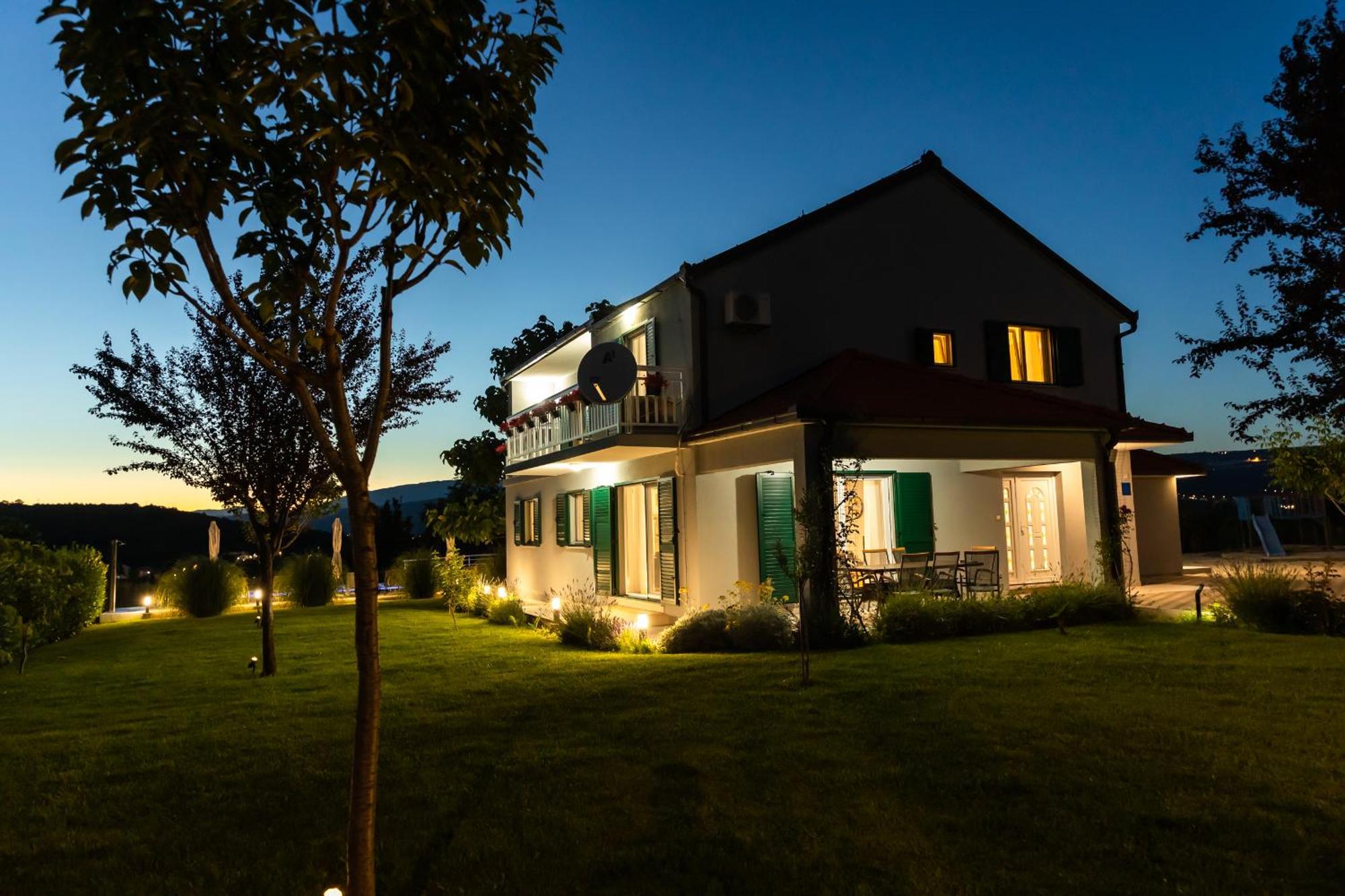 Villa Matko - Family Destination Zmijavci Екстер'єр фото