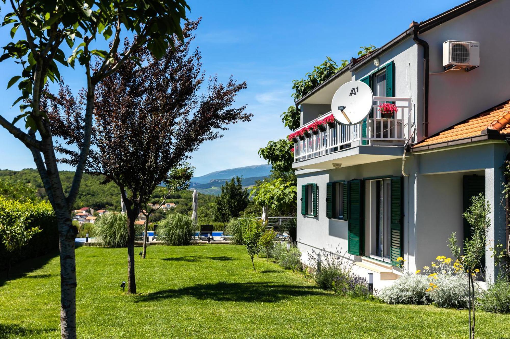 Villa Matko - Family Destination Zmijavci Екстер'єр фото
